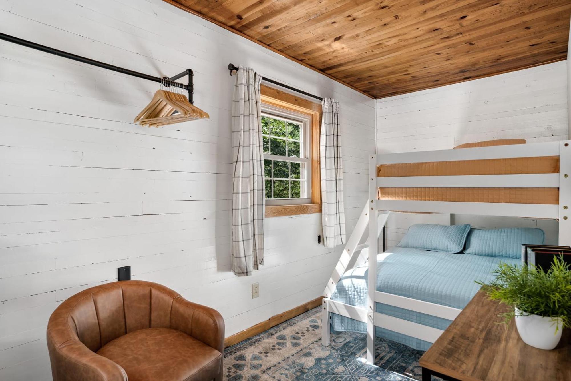 River Access W Hot Tub, Grill, Wifi, & Fire Pit! 로스트시티 외부 사진