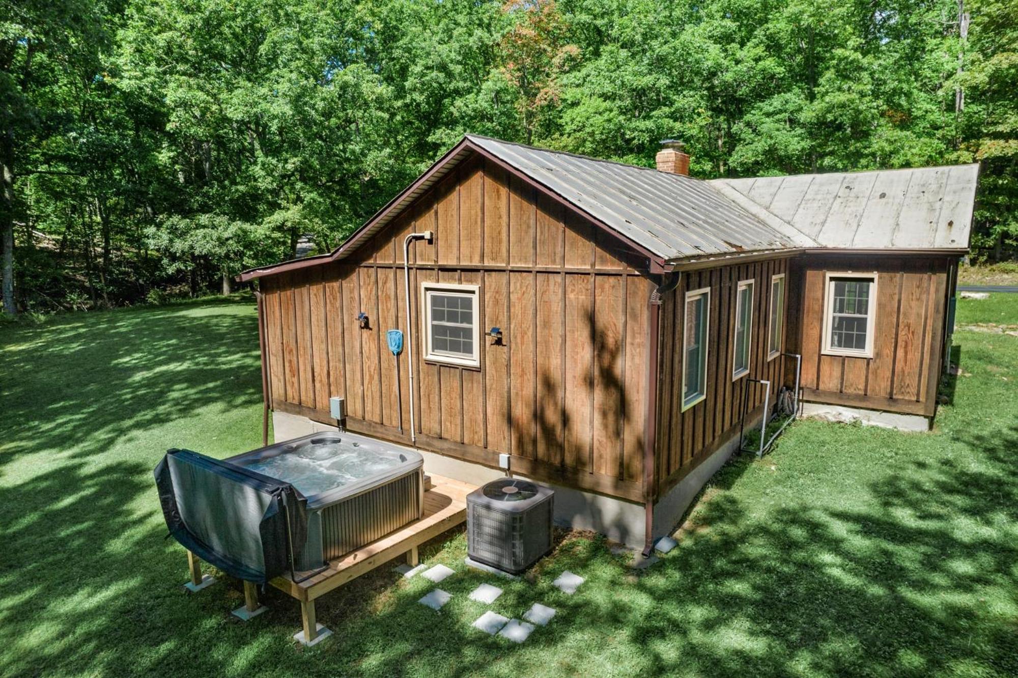 River Access W Hot Tub, Grill, Wifi, & Fire Pit! 로스트시티 외부 사진