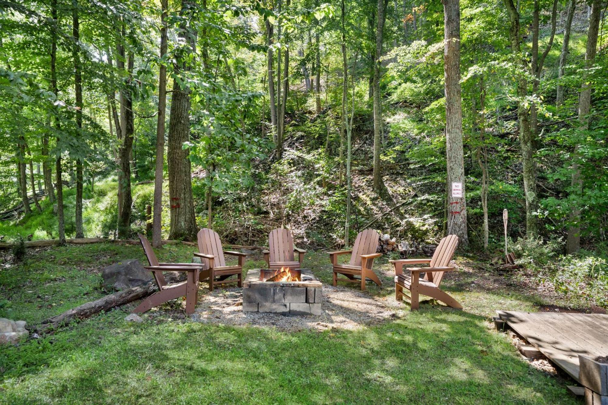 River Access W Hot Tub, Grill, Wifi, & Fire Pit! 로스트시티 외부 사진